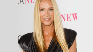Kelly Lynch Net Worth