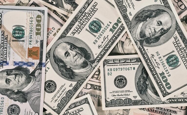 vik white s estimated wealth